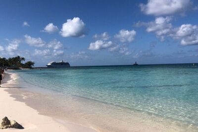 4 Stops Tour: Stingray, Snorkeling, Starfish & 7 Mile Beach