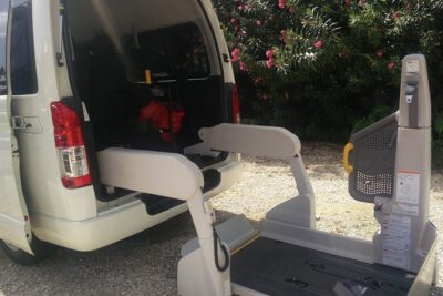 Airport Transfer to West Bay Accommodations (GCM)-Round Trip
