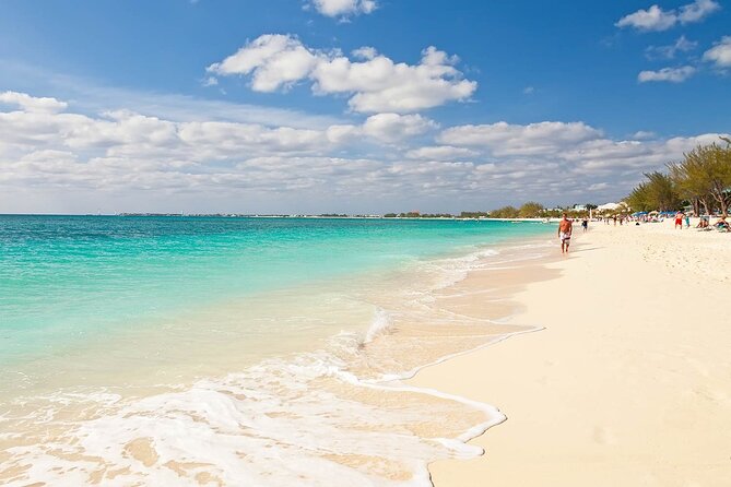 Grand Cayman Private Customized Bus Tour - Building your own route with the driver-guide