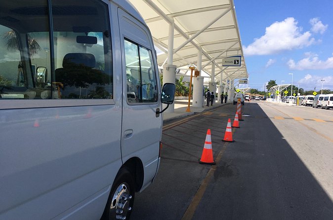 Grand Cayman Shared Airport Transfer - Drivers, luggage, and comfort