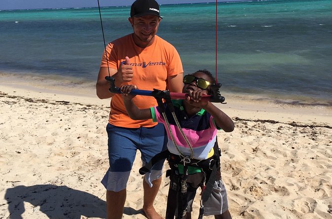 Introductory Semi-Private Kitesurf Lesson - The shallow-water advantage at Seven Mile Beach