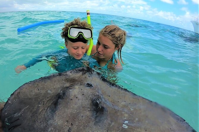 Private Charter 28ft Grady White. Stingrays, Snorkeling, Starfish - Stingray City: the main event
