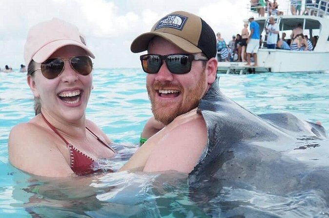 Stingray City and Coral Gardens - Small Boat Feel Versus Maximum Capacity