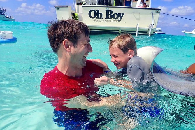 Stingray City and Snorkel Tour With Lunch - The cabin cruiser ride to Stingray City