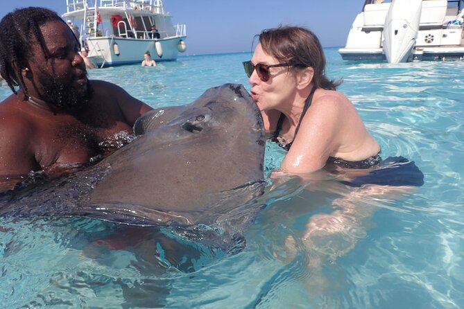 Stingray City, Star fish Point and Snorkeling Private Boat Tour - Snorkeling with room to spread out